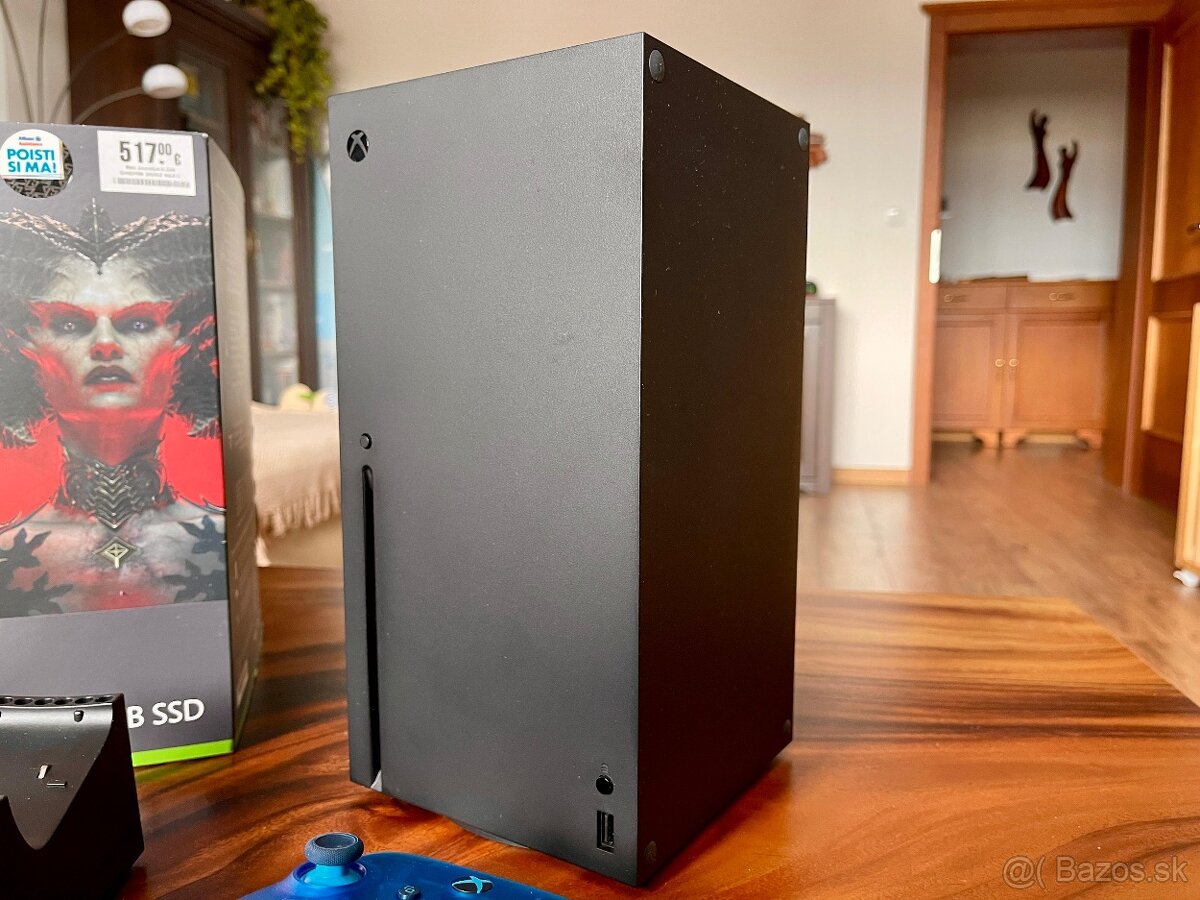 Predám Xbox Series X 1TB + 2 ovládače a nabíjačka - 3