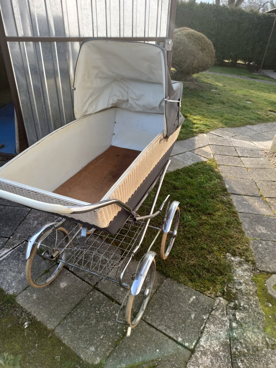 Starý retro kočík - 3