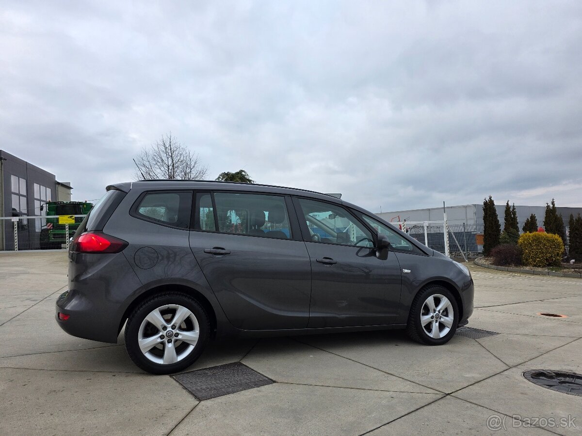 Opel Zafira 1,4benzín 2012 - 3