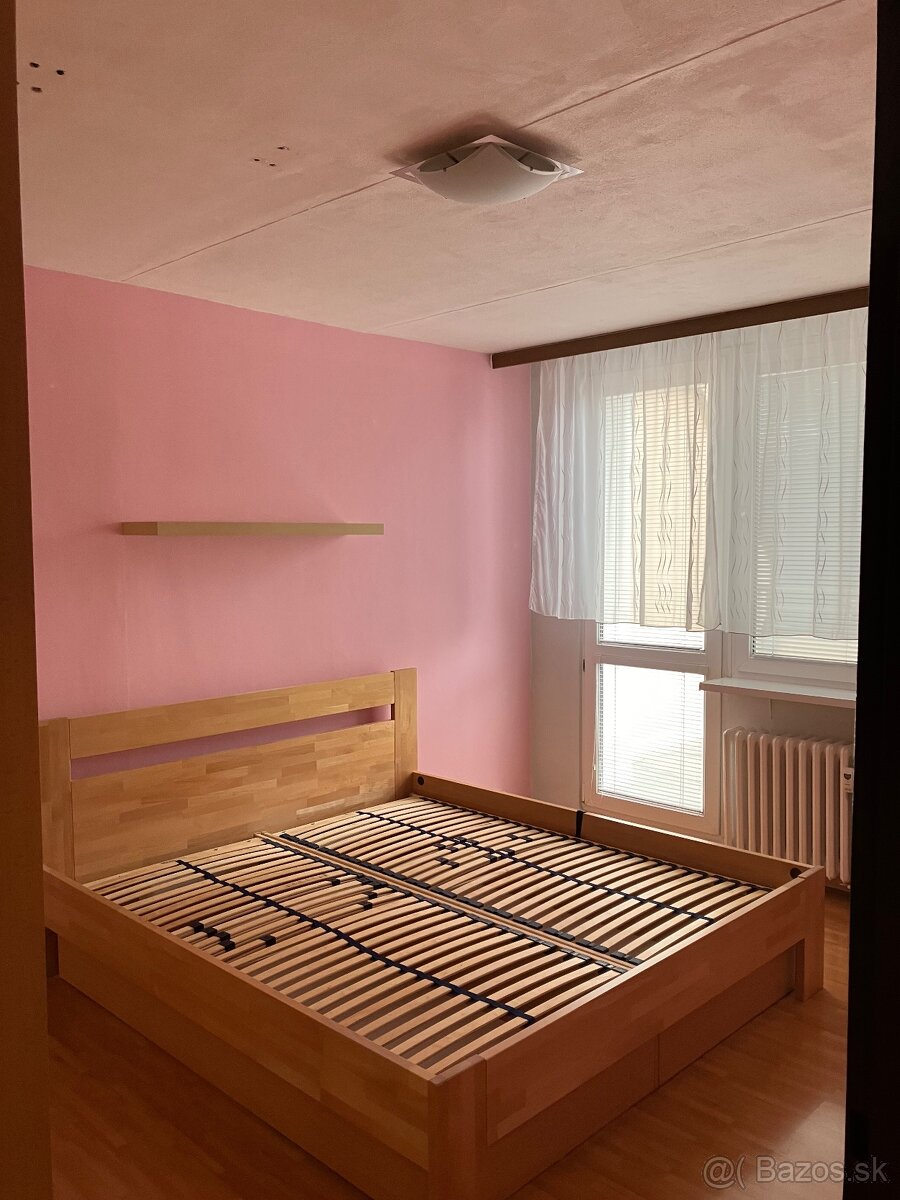 Postel z masívneho buku - 3