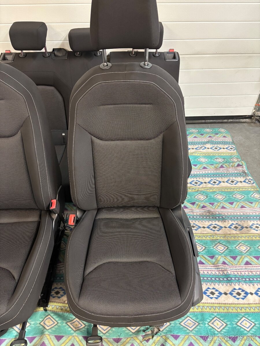 Seat arona sedacky interier - 3