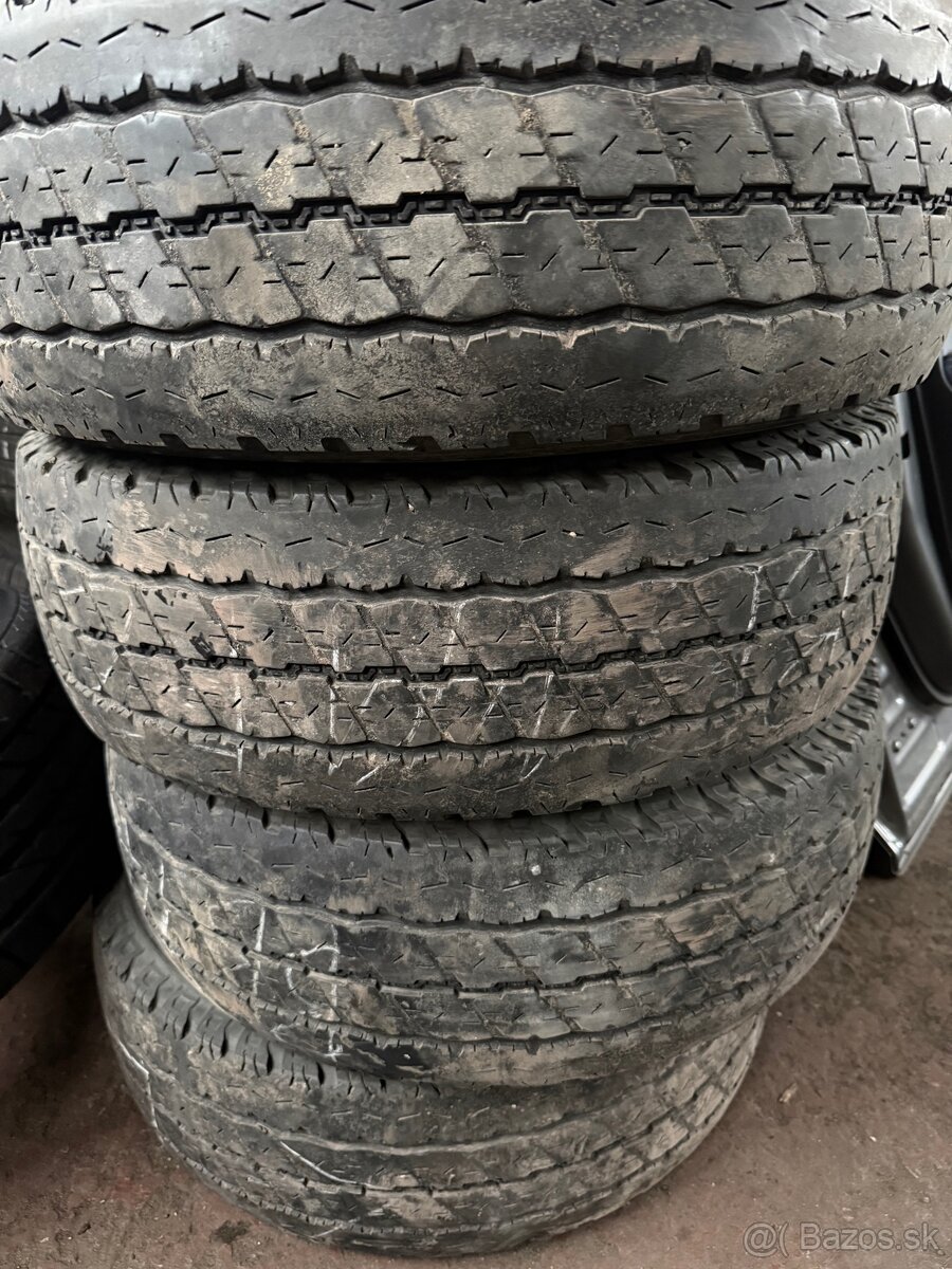 215/70R15 C - 3
