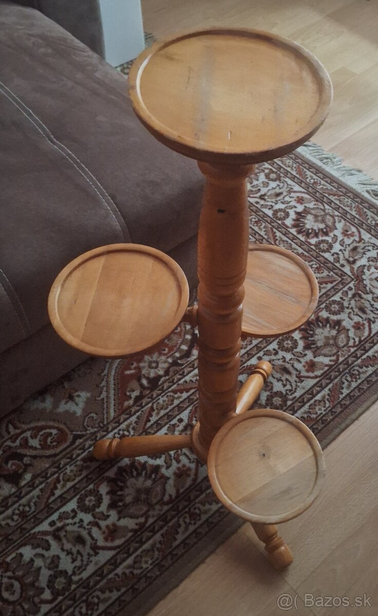 Drevený stojan na kvety - 3