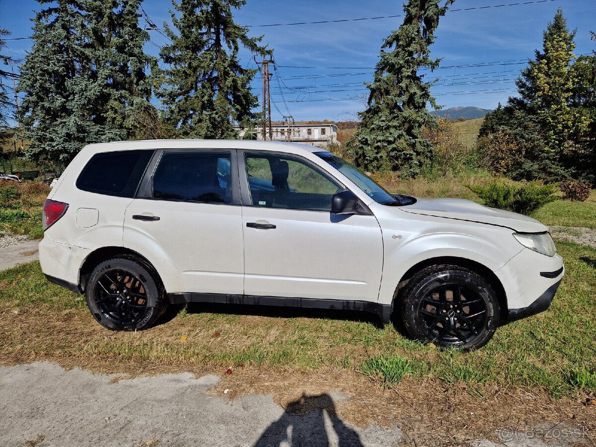 Rozpredam subaru forester 2.0D rv.2011 - 3