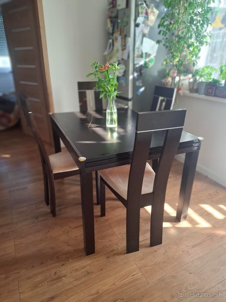 jedalensky stol a 4 stolicky - 3