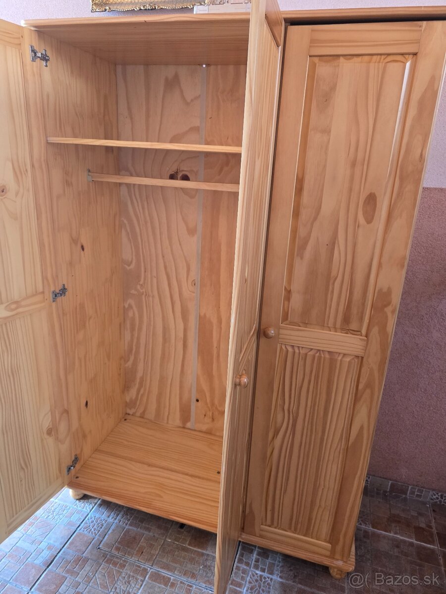 Predám skriňu Masiv Borovicu - 3
