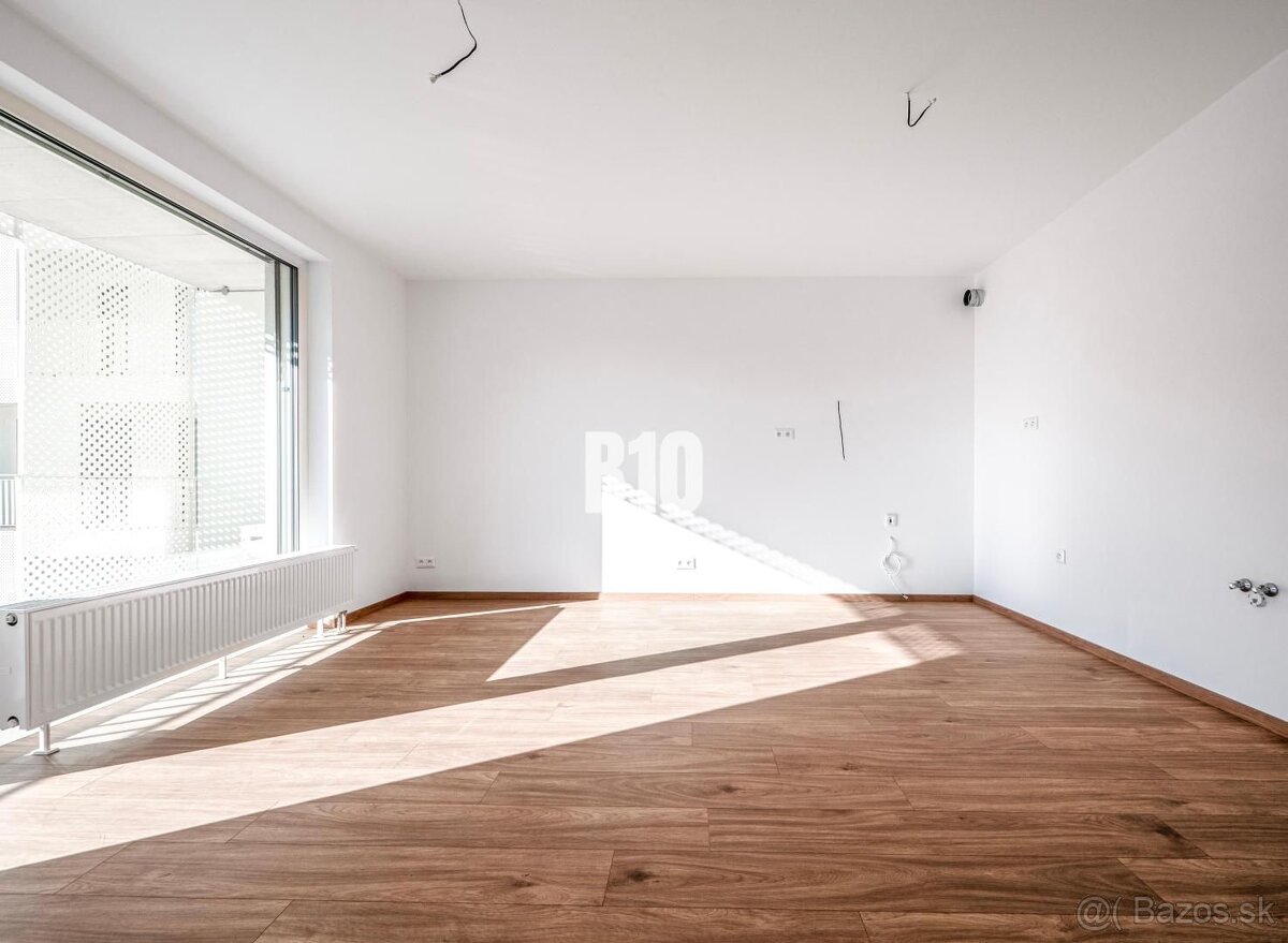 PRESVETLENÝ 2 IZBOVÝ BYT V NOVOSTAVBE S GARÁŽOVÝM PARKINGOM - 3