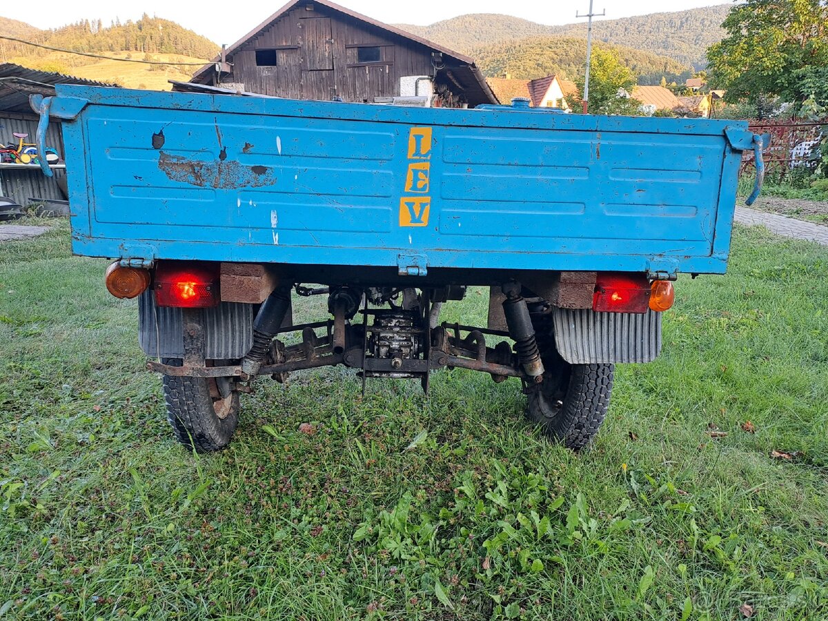 Trojkolesový motocykel s korbou - 3