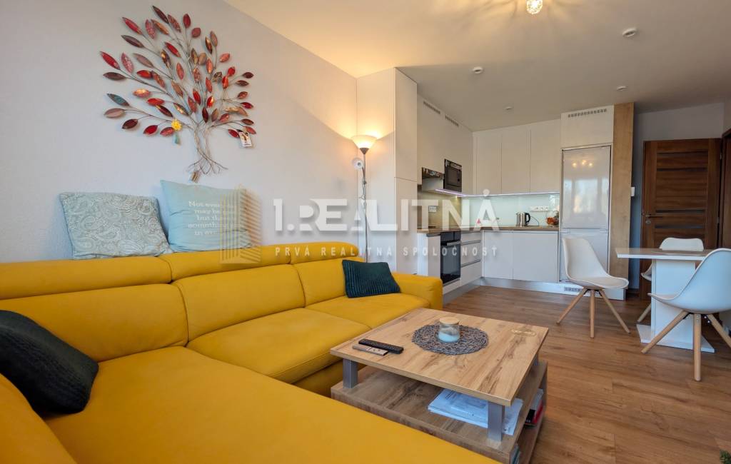 ŠTÝLOVÝ 3,5-IZBOVÝ BYT S NÁBYTKOM NA MIERU, A. HLINKU, ZVOLE - 3