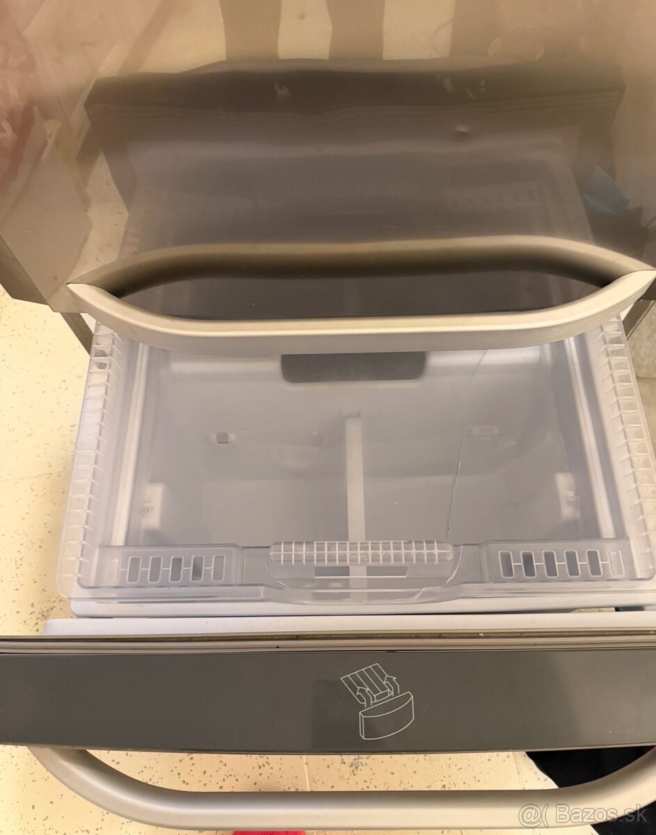 Predám chladnicku Hotpoint Ariston - 3