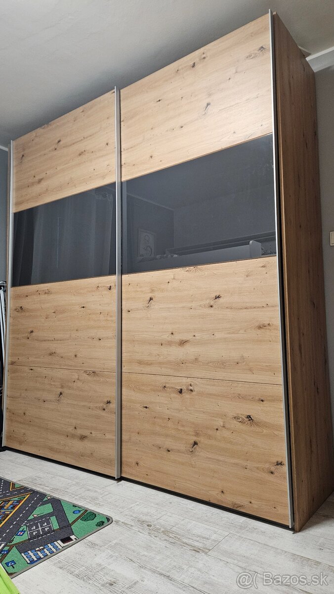 Skriňa s posuvnými dverami - 3