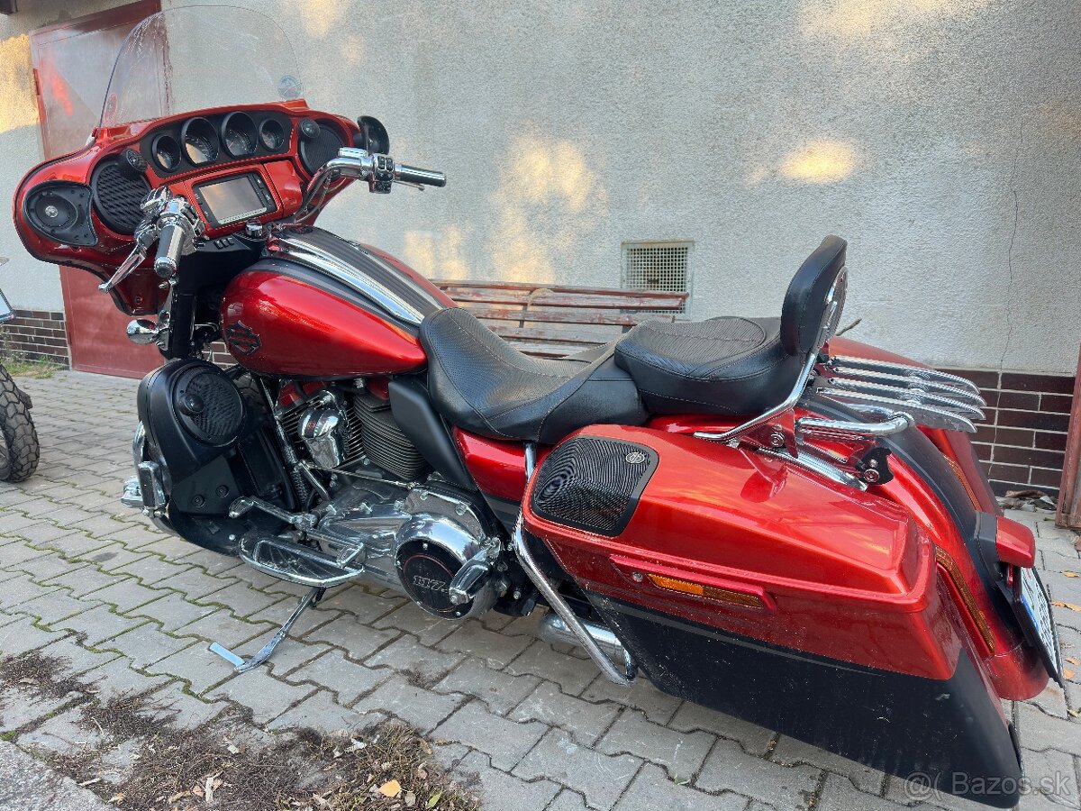 Harley Davidson Street glide CVO - 3