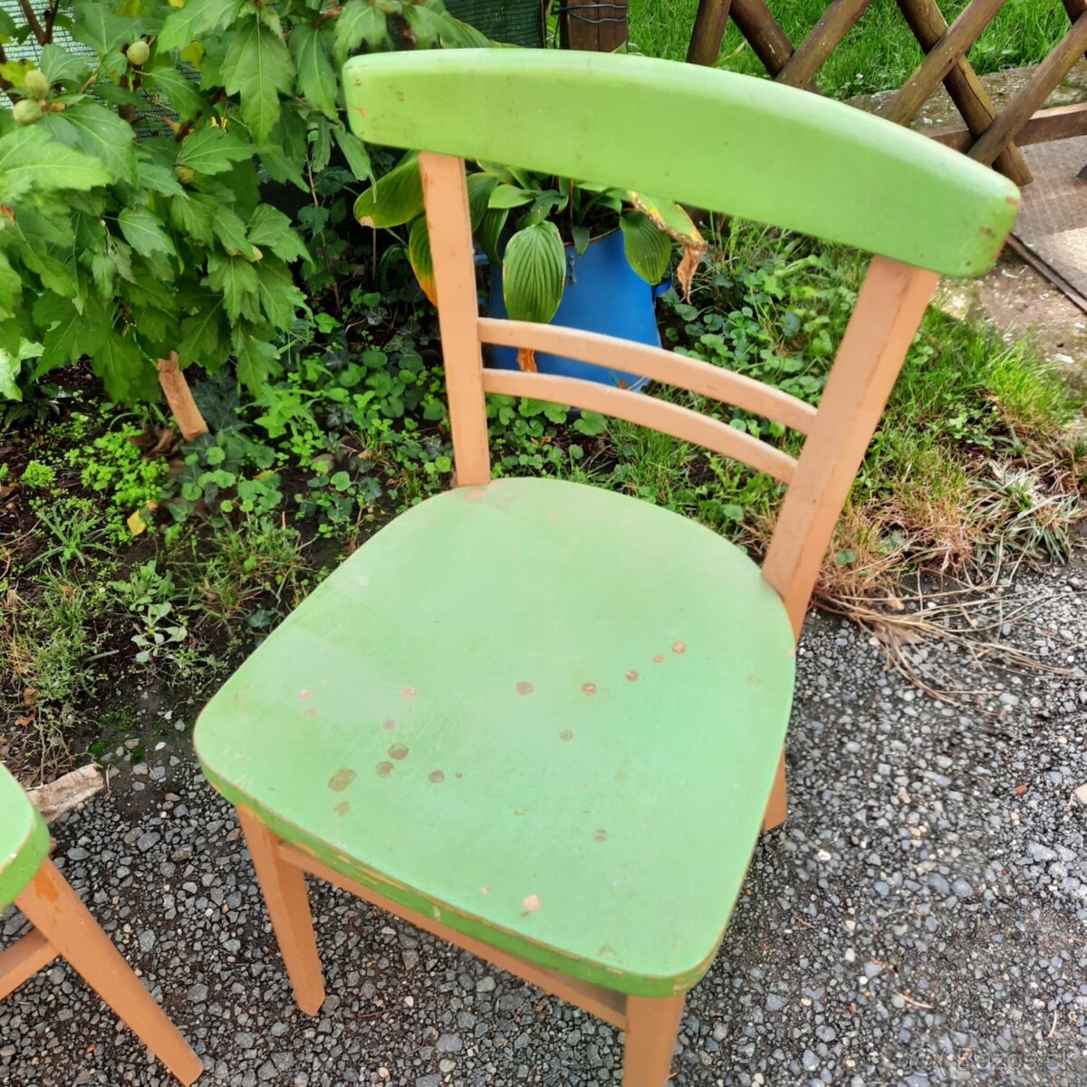 Predám stoličky masívne 2ks - 3