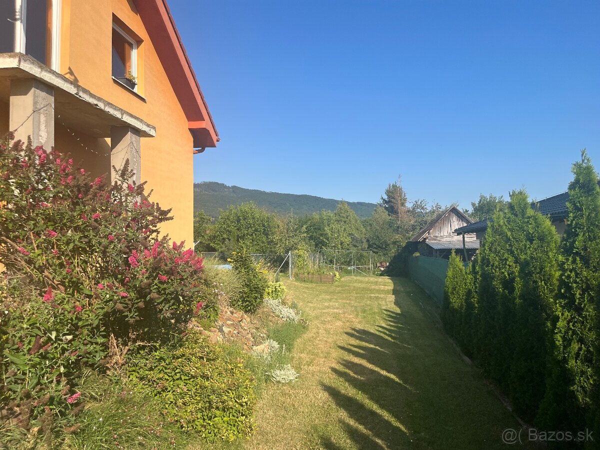 Predáme veľký dvojpodlažný dom s veľkým pozemkom - 3