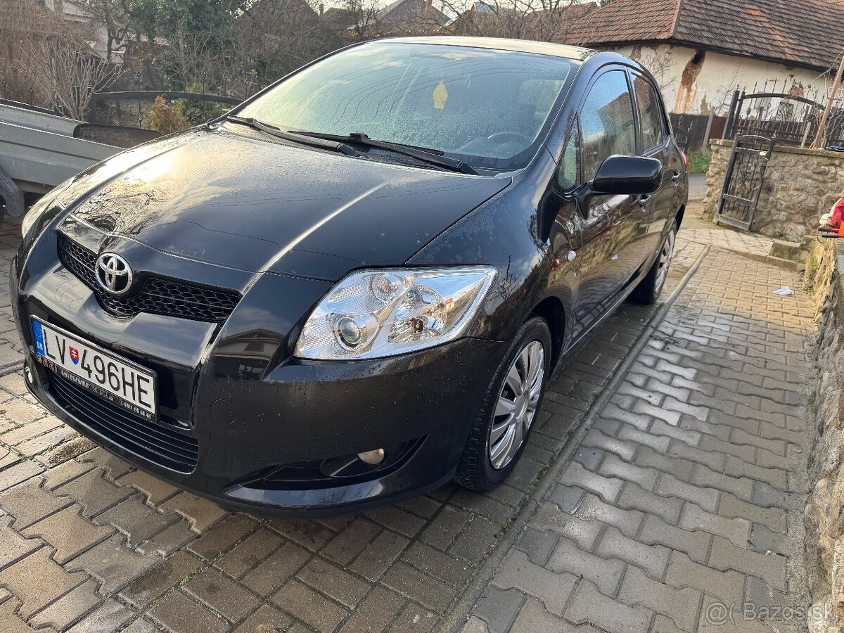 Predám Toyota Auris 2.0 Diesel 93kw RV2009 - 3