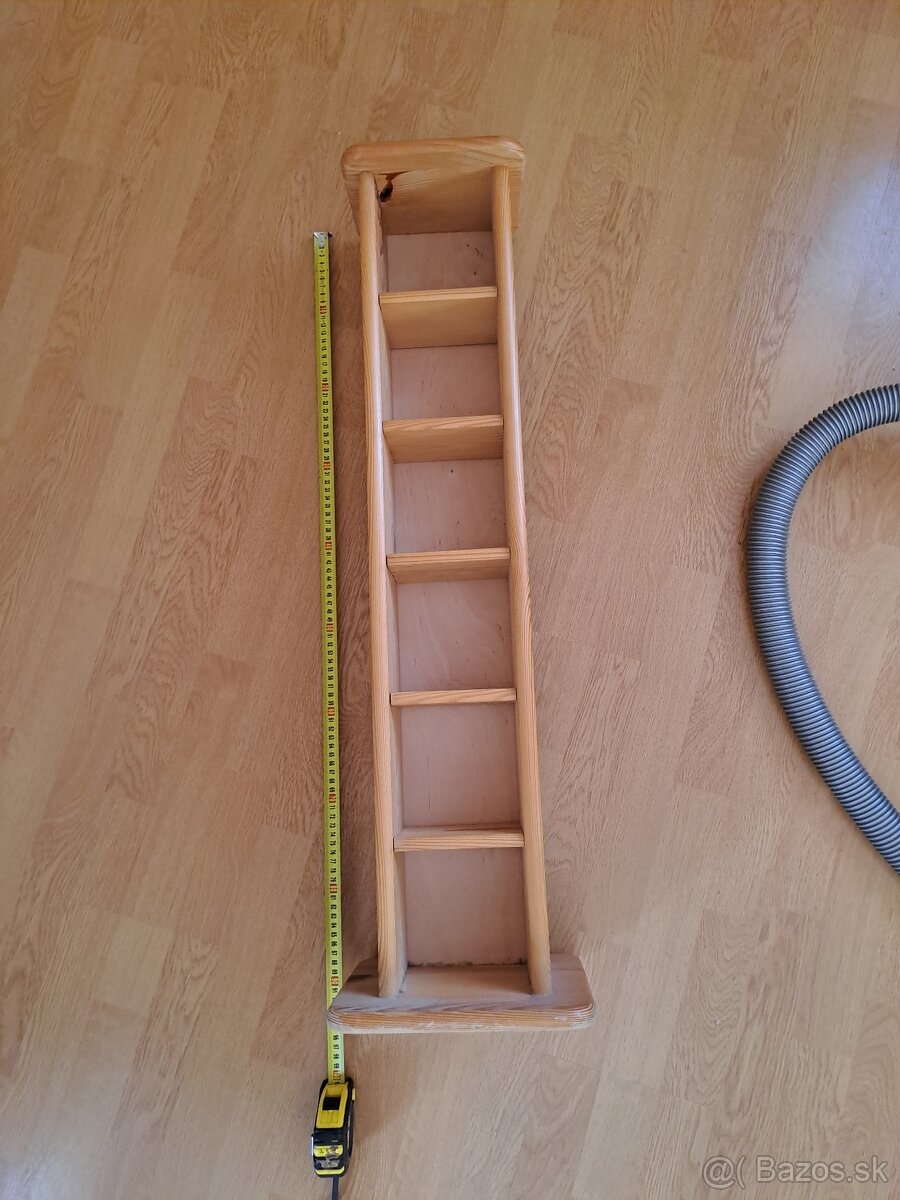 Drevený stojan na CD - 3