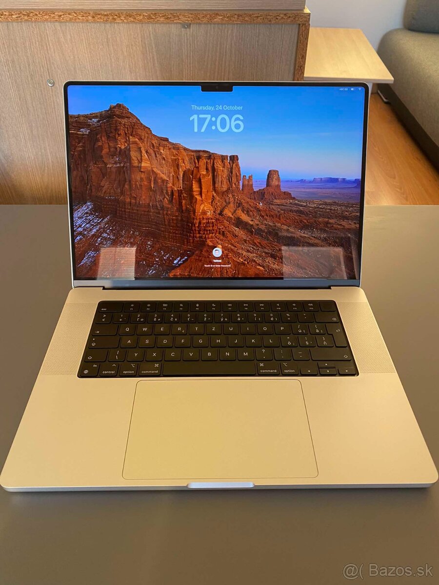 MacBook Pro 16” M1 Max, 32 GB RAM, 1 TB SSD - 3