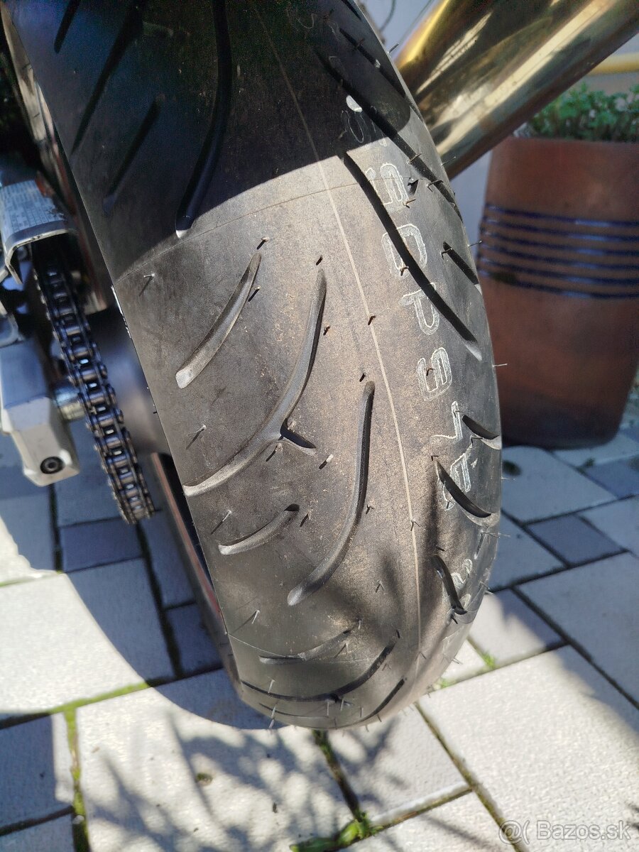 Suzuki GSX 750 inazuma - 3