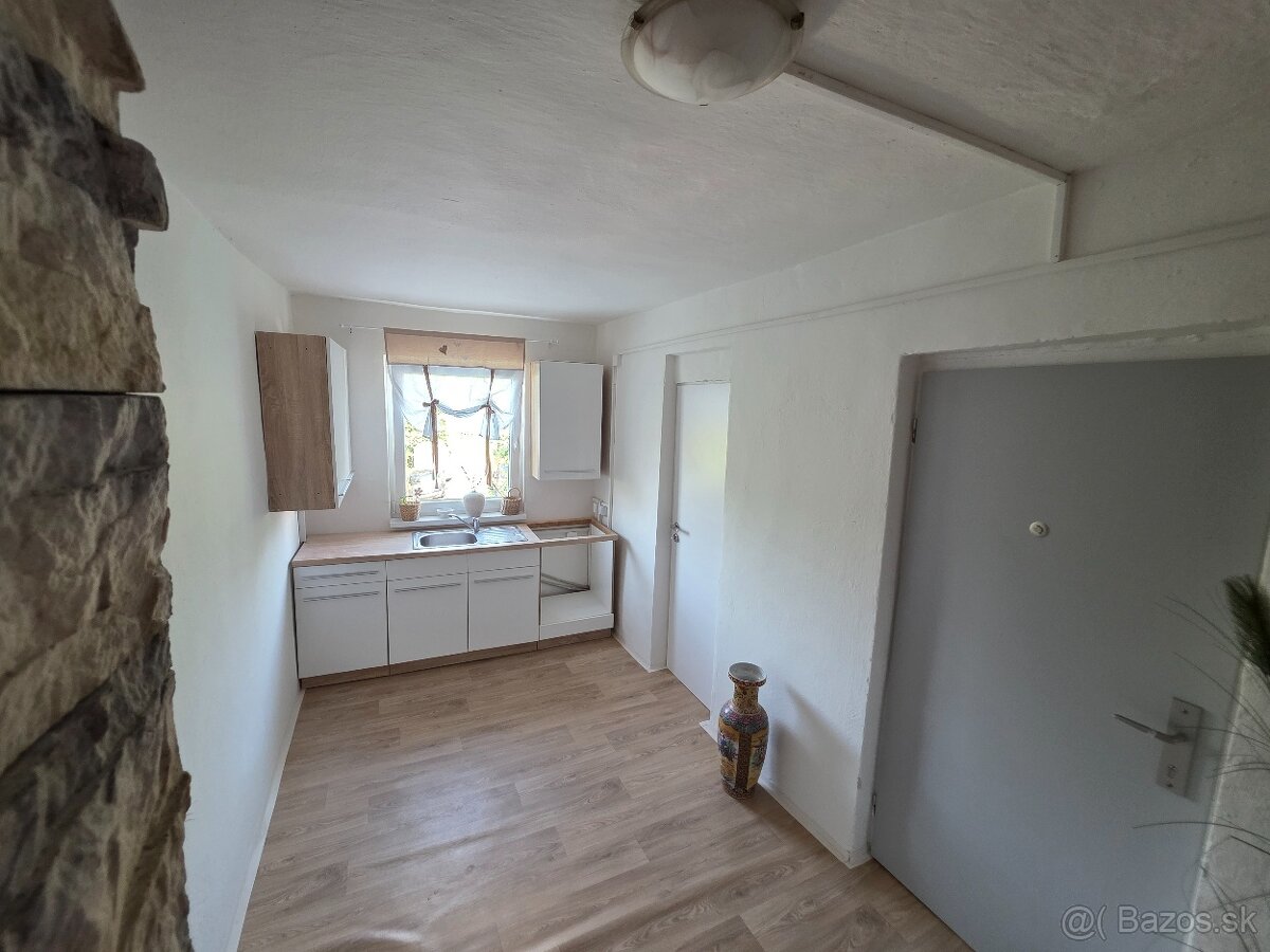 Predám murovanú chatu vhodnú na celoročné bývanie - 3