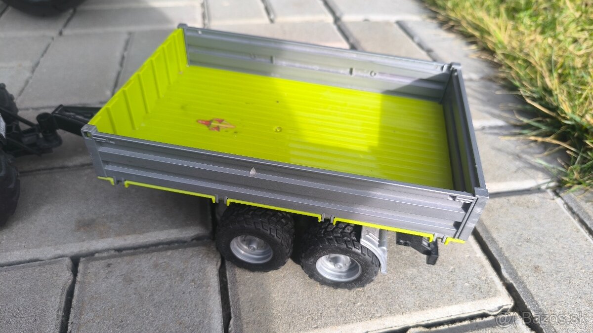 Bruder Claas Nectis 267F s vlečku - 3