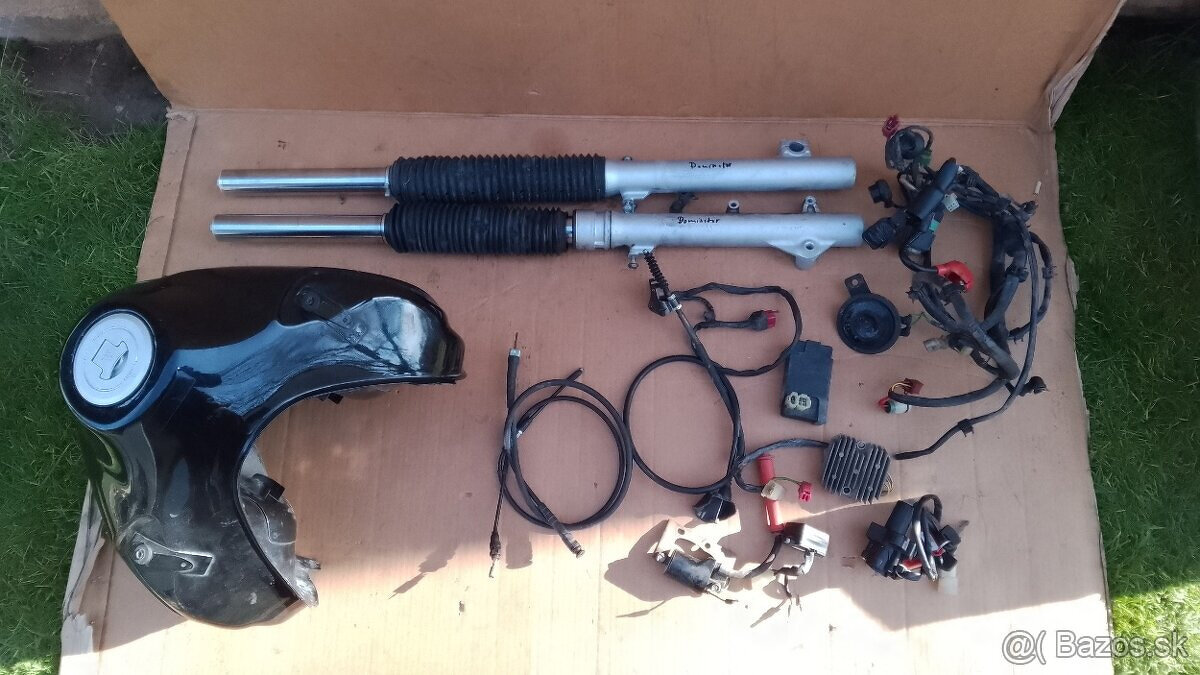 Honda NX 650 Dominator - 3