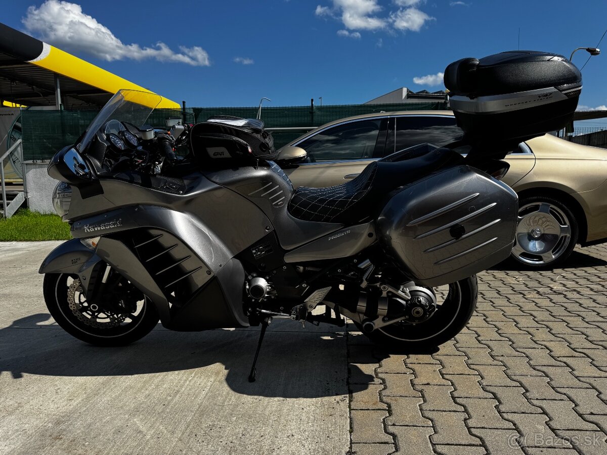 Kawasaki Gtr 1400 - 3