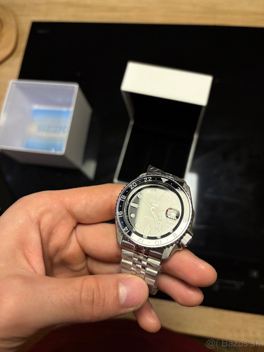 Seiko 5 Sports SSK001K1 GMT ,,Black Grape” - 3