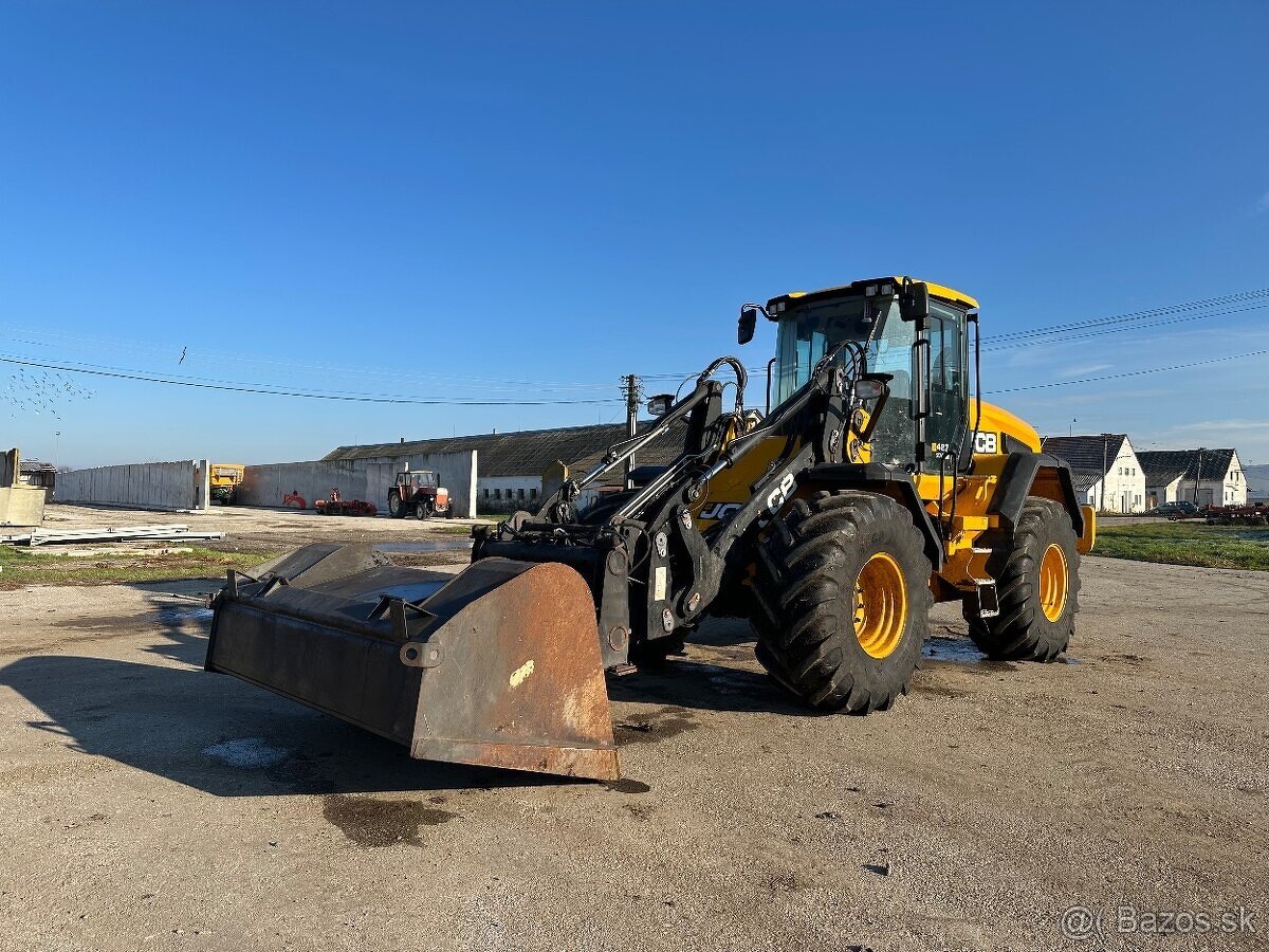 Kĺbový nakladač JCB 427 HT Agri - 3