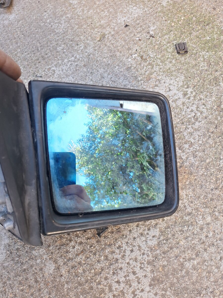 Mercedes w124 prave zrkadlo - 3