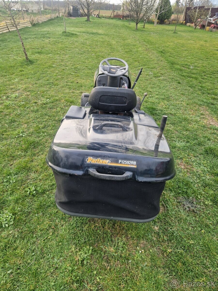 Predám kosackovy traktor Partner Husqarna - 3