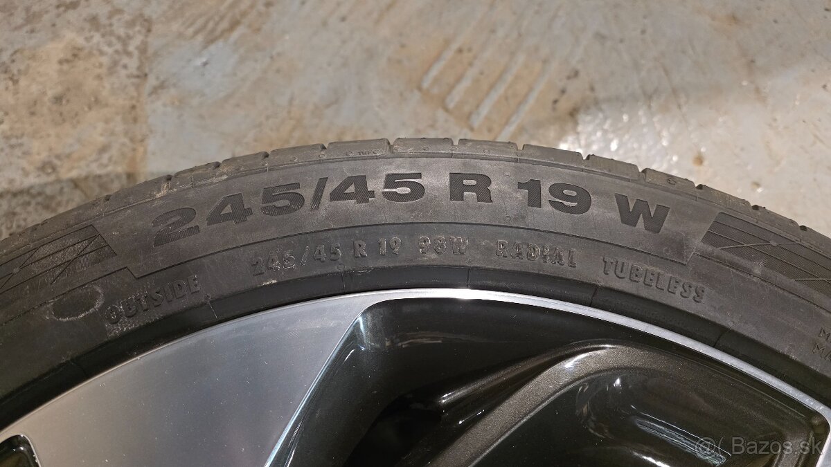 Hyundai ● 245/45 R19 ● 52910-D7410 - 3