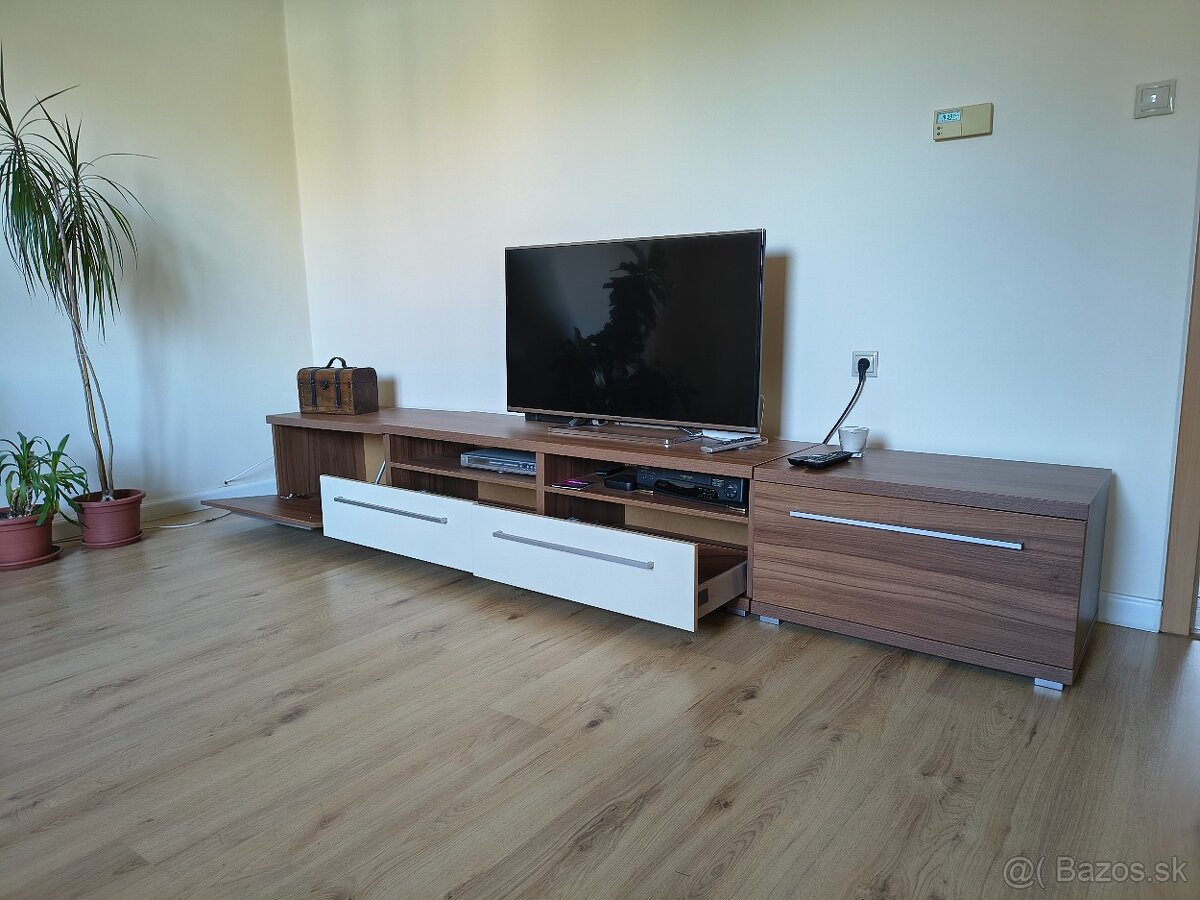 Skrinky po TV - 3