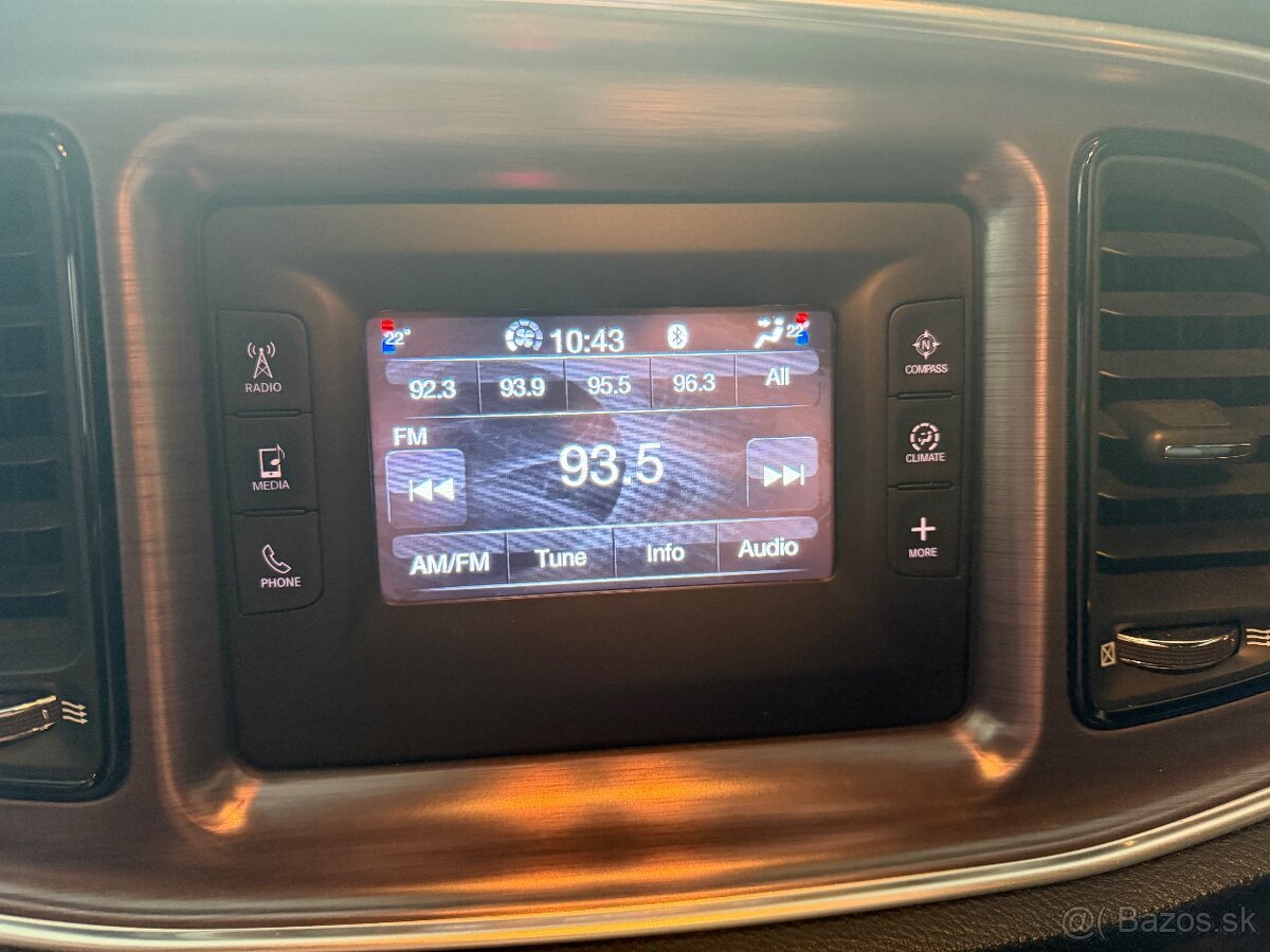 RADIO Dodge challenger - 3