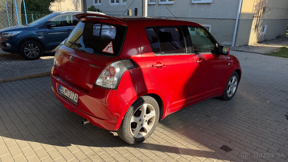 Suzuki Swift 1.5 benzin automat 75kW - 3