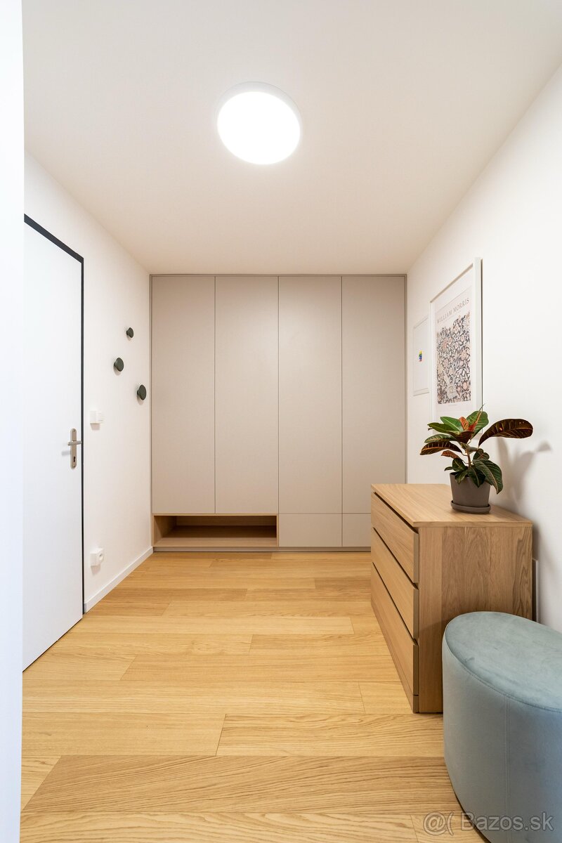 Luxusný úplne nový 2-izbový byt s veľkou terasou a garážovým - 3