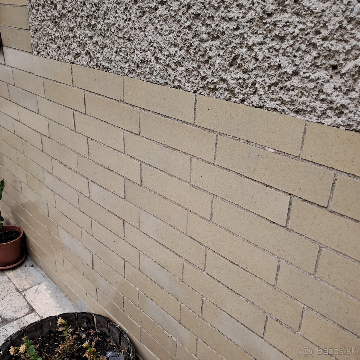 Retro dlažba – okrovo-zlatá farba - lesklá - 0,30€ za ks - 3