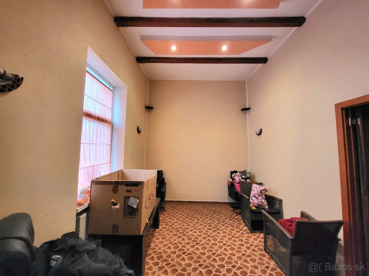 Rodinný dom na komerčné priestory pre ambulanciu a pod. - 3