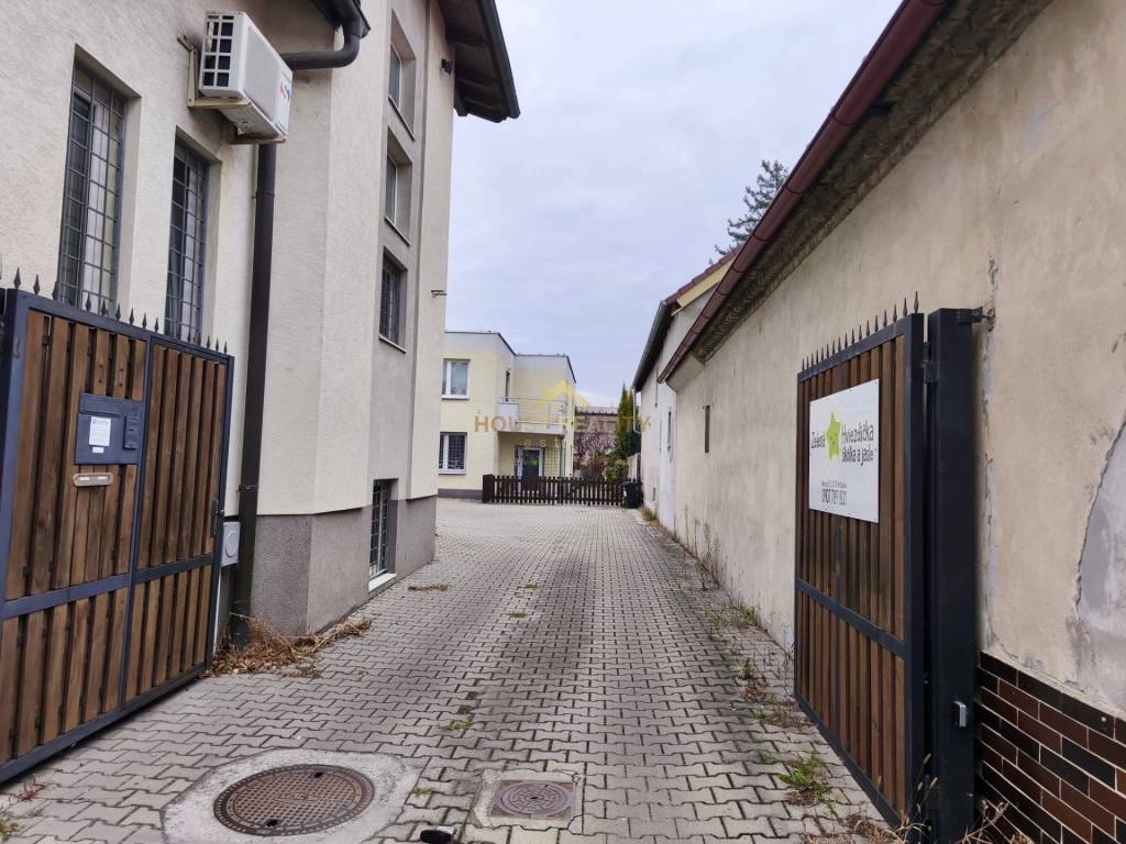 Polyfunkčný objekt s vlastným parkovaním, Mierová ulica, BA - 3