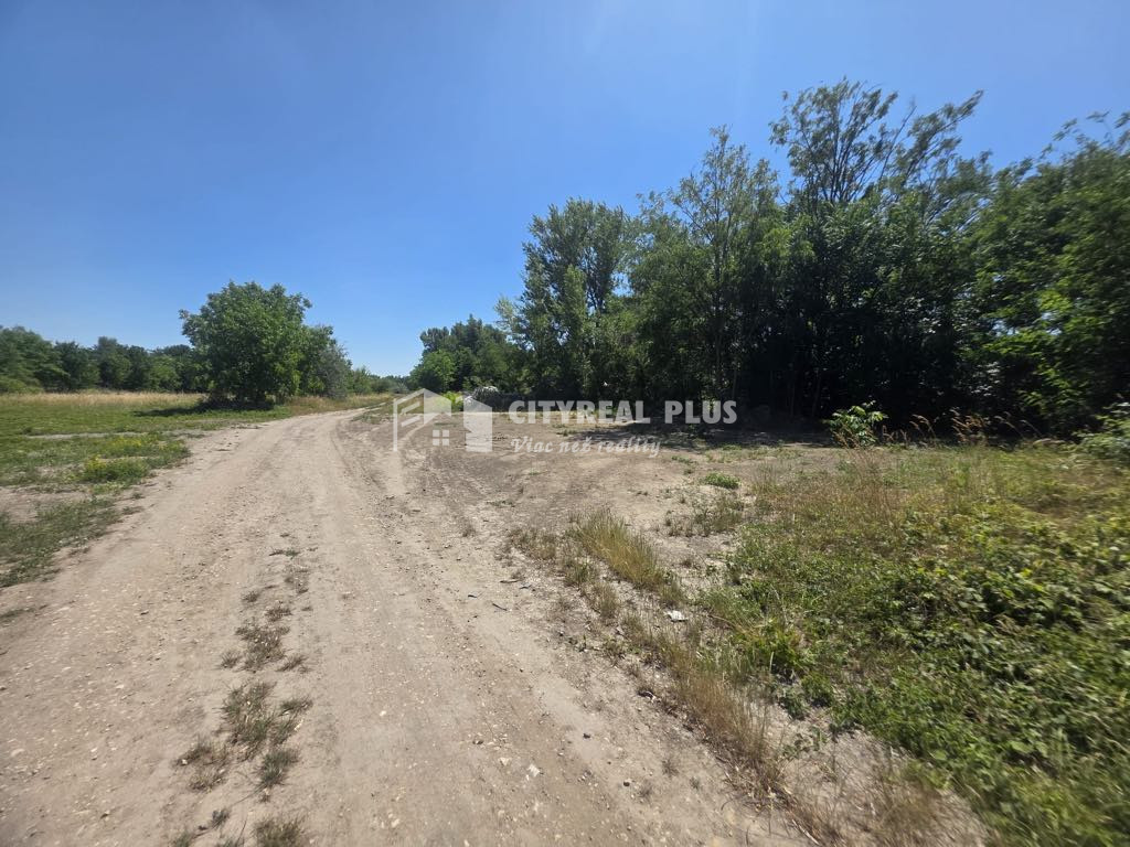 Na predaj pozemky v priemyselnom areály v meste Nové Zámky - 3