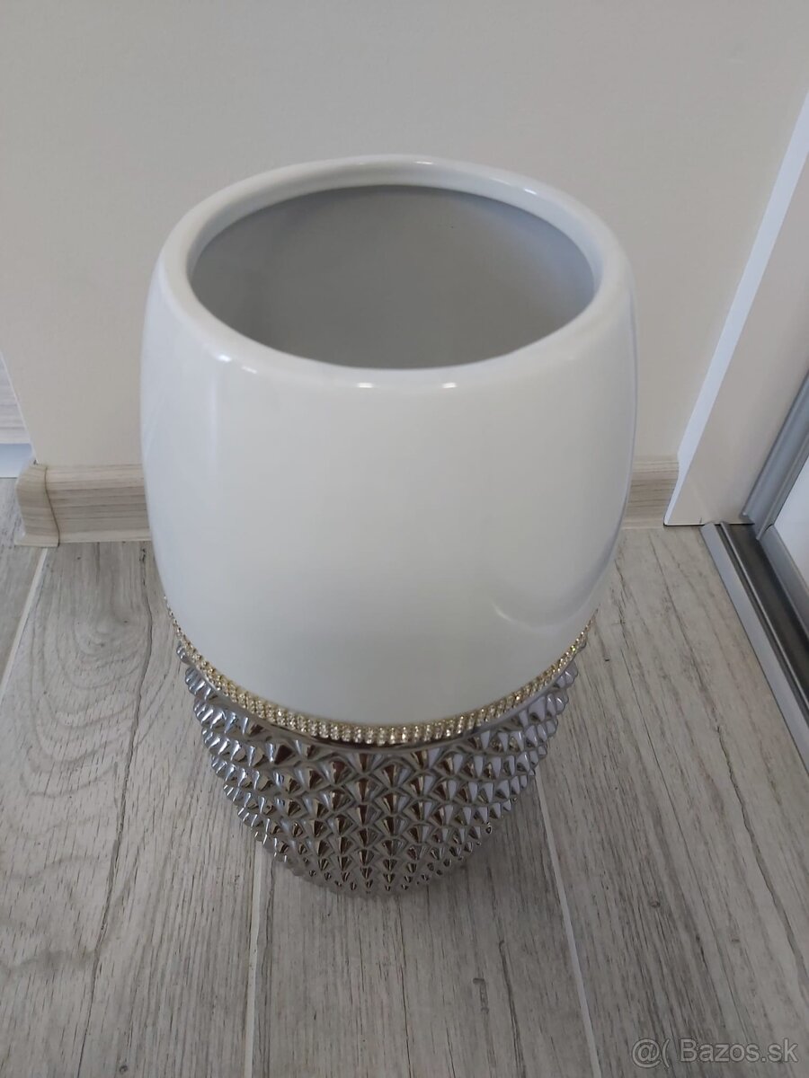 Predáme peknú novú nepoužitu keramickú porcelanovu vazu - 3