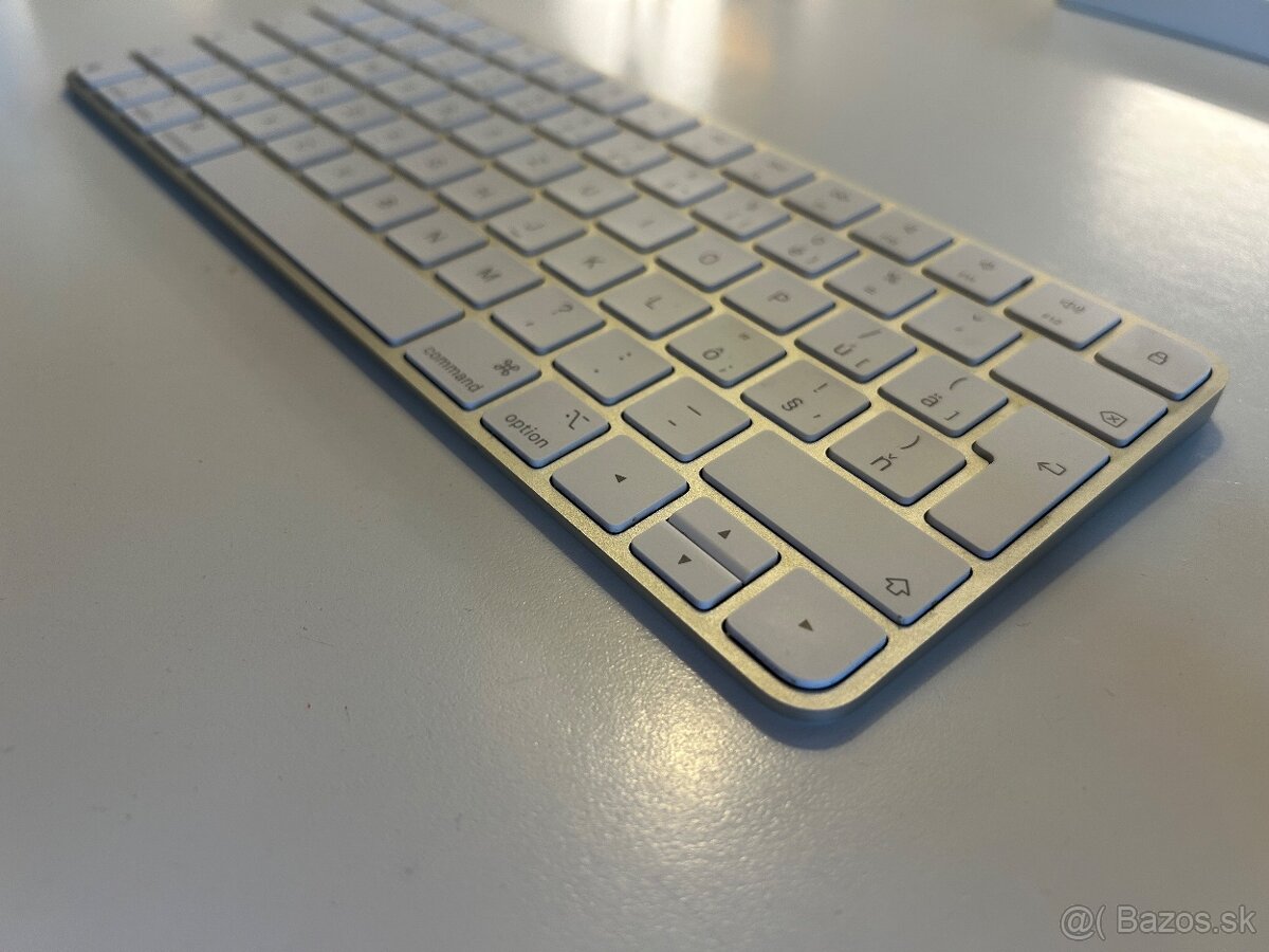 Apple Magic Keyboard 2024 -SK - 3