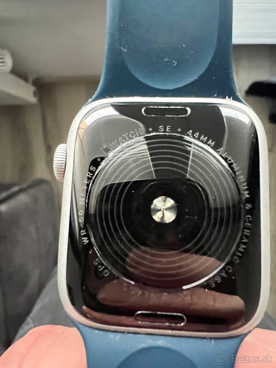 Apple Watch SE 44MM - 3