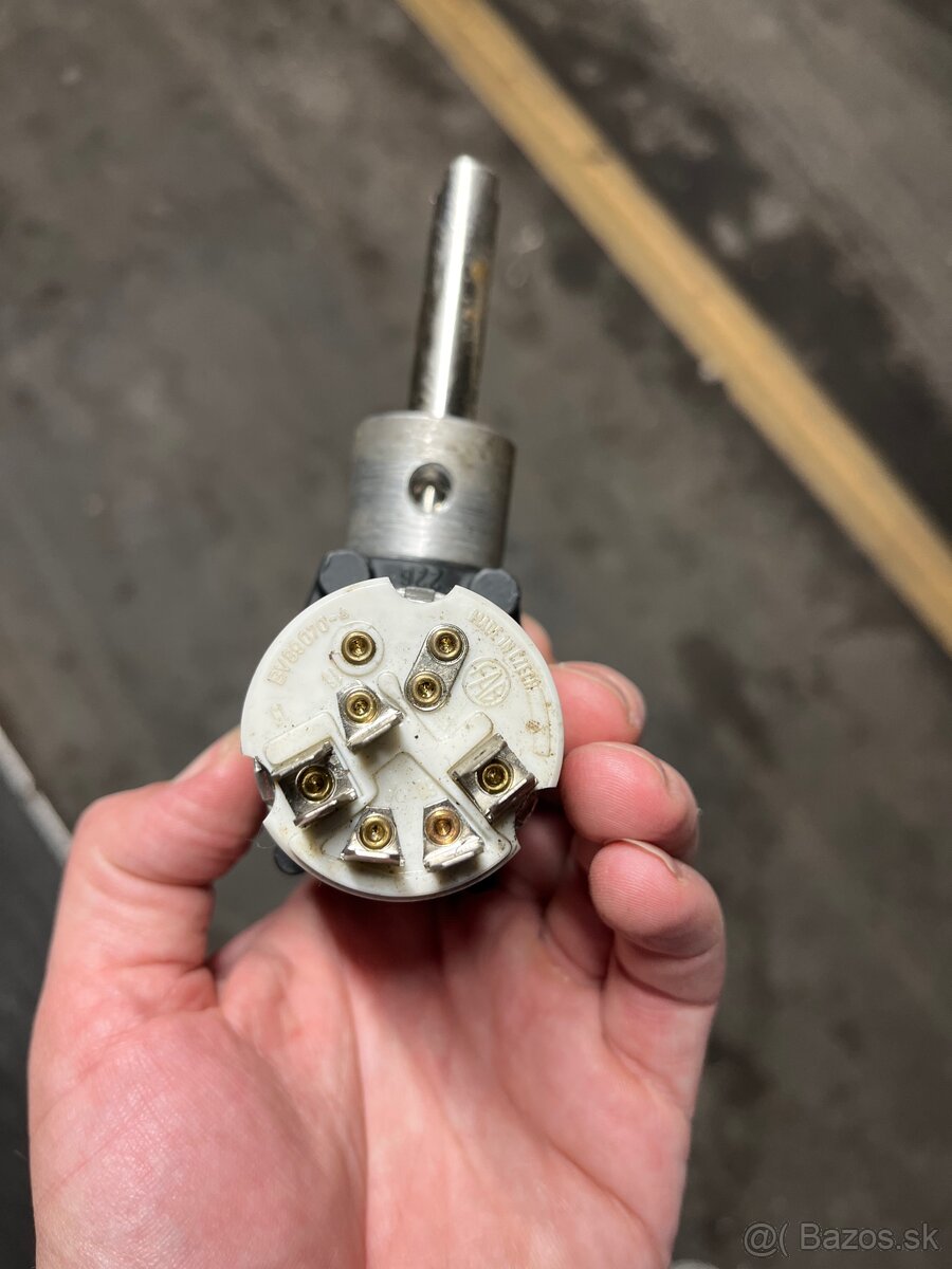 Spínacia skrinka Škoda - 3