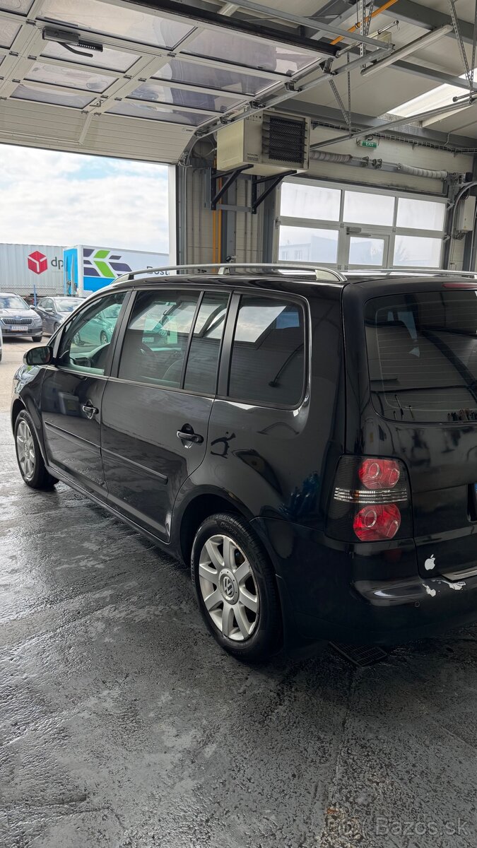 Volkswagen touran - 3