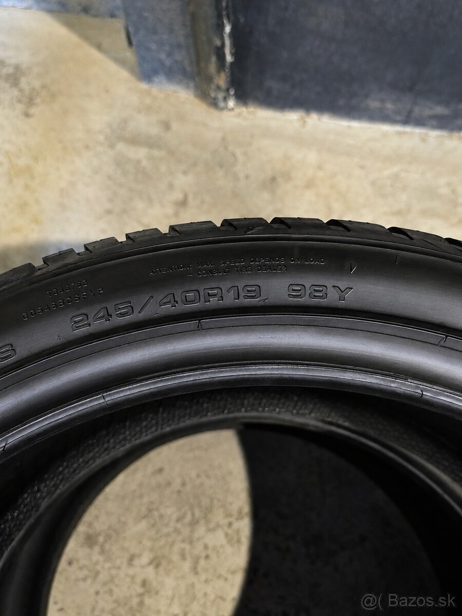 Goodyear Vector 4Seasons 245/40 R19 98Y - 3