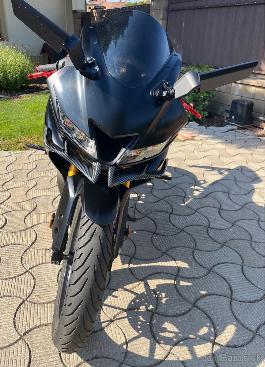 Yamaha YZF-R125 - 3