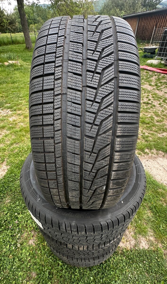 Zimne pneu 255/45/19 runflat original mercedes - 3