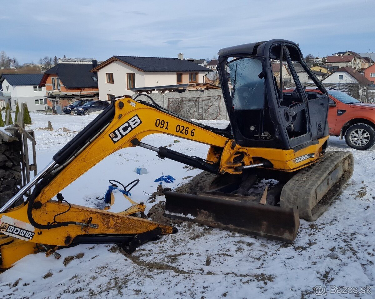 Rozpredám JCB 8065 - 3