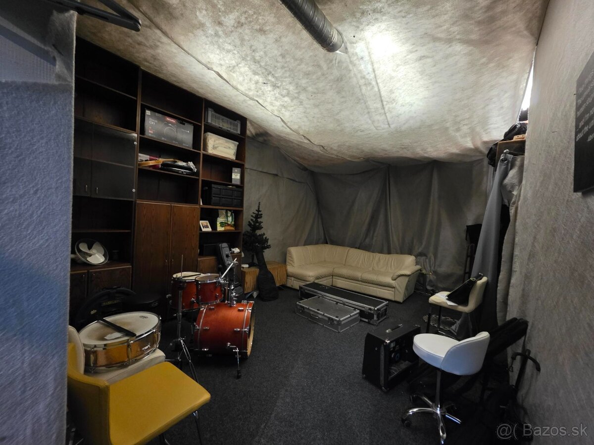 Prenájom: Nebytový priestor / sklad – Vlčie hrdlo 55, Bratis - 3