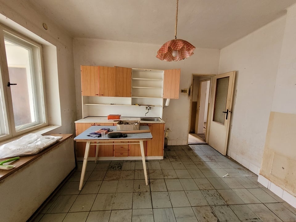 Nána-RD na predaj s 1979 m2 pozemkom vhodný na podnikanie - 3